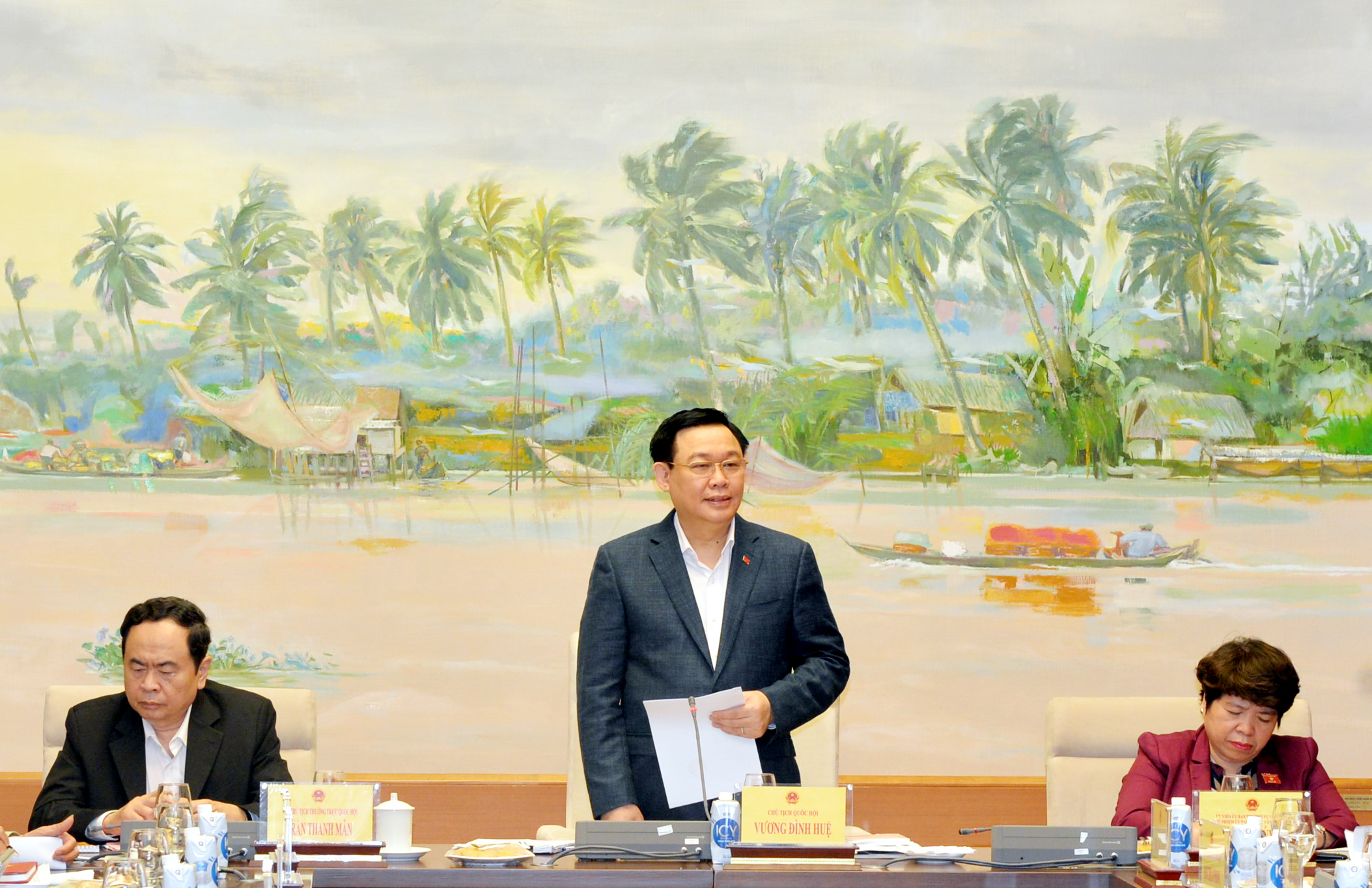 Chủ tịch Quốc hội Vương Đình Huệ làm việc với Ủy ban về các vấn đề Xã hội và Ủy ban Pháp luật